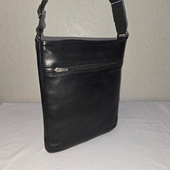 Waterfield Designs Black Leather Essential Crossbody Bag - Picture 5 of 14